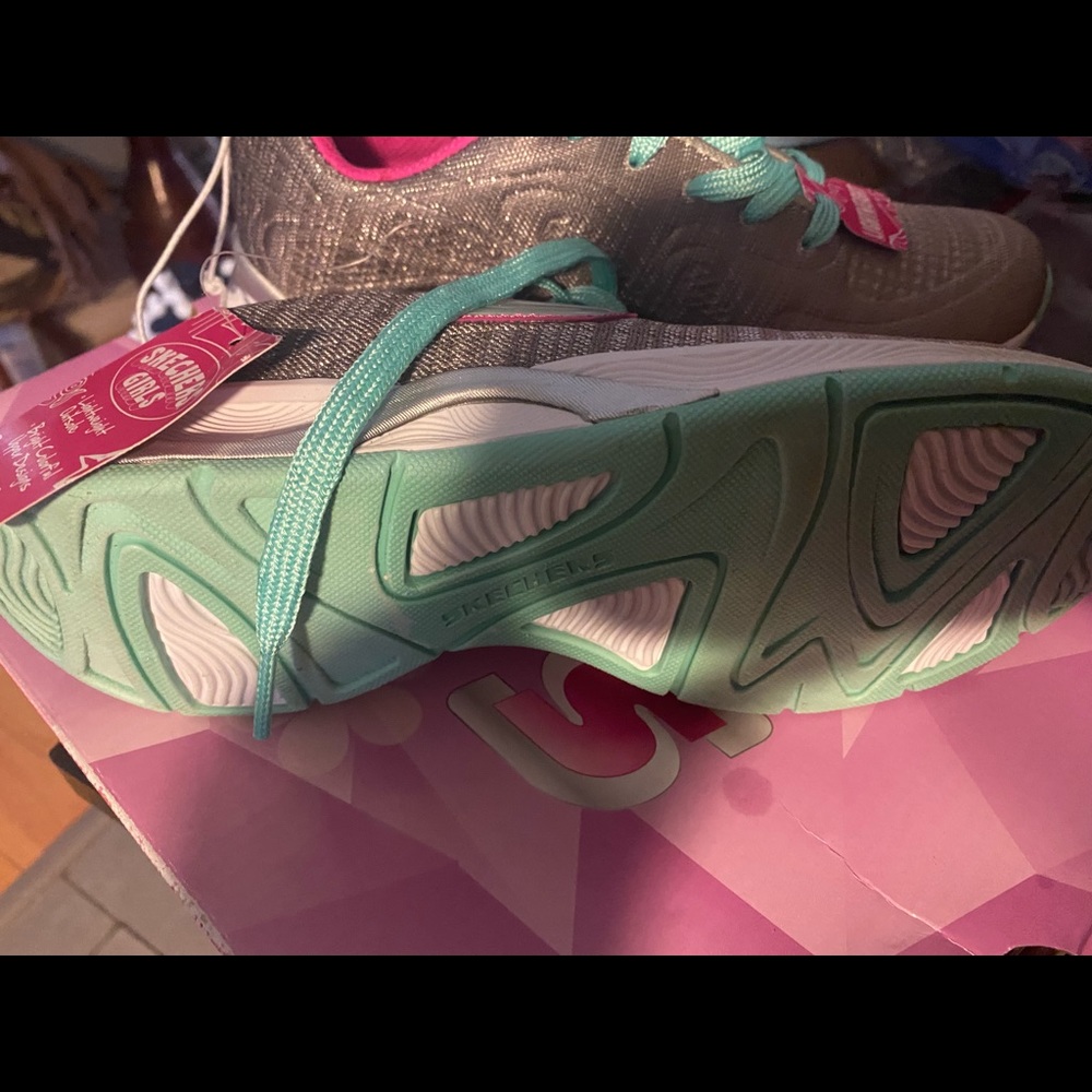 New sketchers size 3